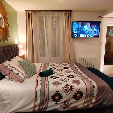 Votre Escale Jungle Sauna & Spa Niort Luaran gambar