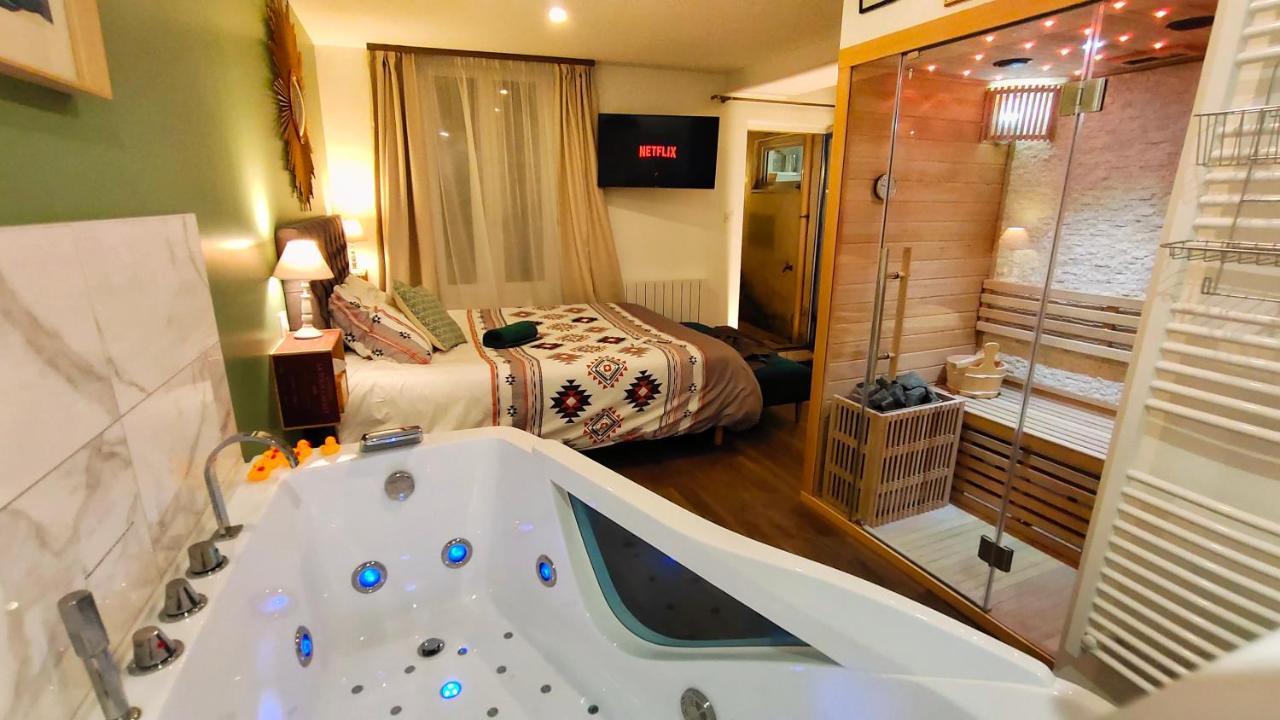 Votre Escale Jungle Sauna & Spa Niort Luaran gambar
