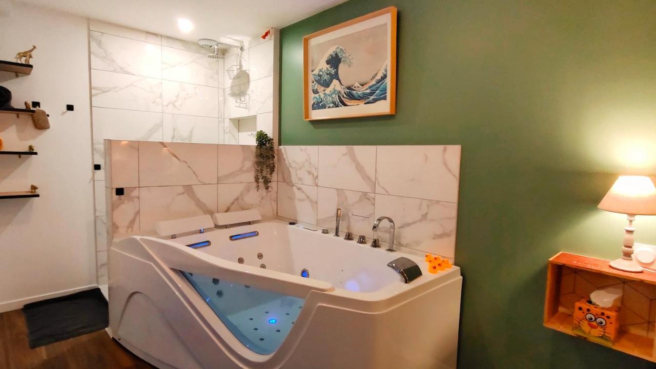 Votre Escale Jungle Sauna & Spa Niort Luaran gambar